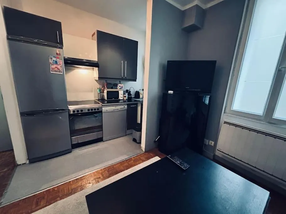 Appartement Apparemment Clichy Proche Paris